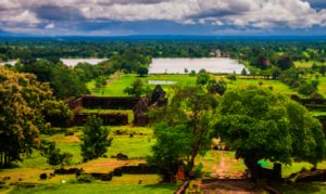 31 JANVIER : Luang Prabang – Pakse - Champasak Vol à Pakse et arrivée au Champasak. Visite de Wat Phou. Installation à l’hôtel La Folie Lodge.