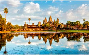 Jour 8. Siem Reap Lever du soleil à Angkor Wat. Un trajet jusqu’à Roluos, inclut Bakong, Lolei et Preah Ko. Une promenade en bateau privé sur le Tonle Sap à Kampong Phluk.